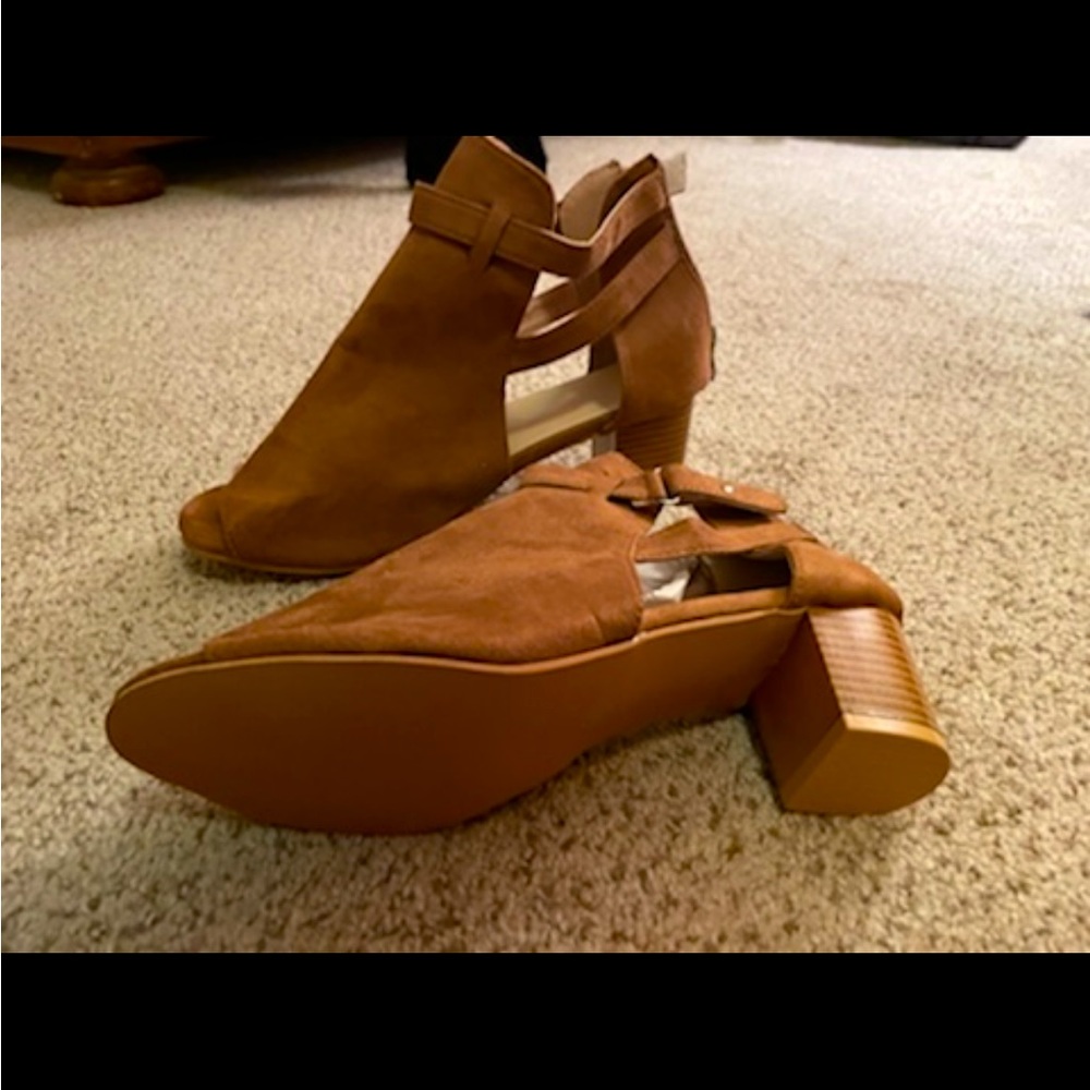 Brand new 8.5 booties